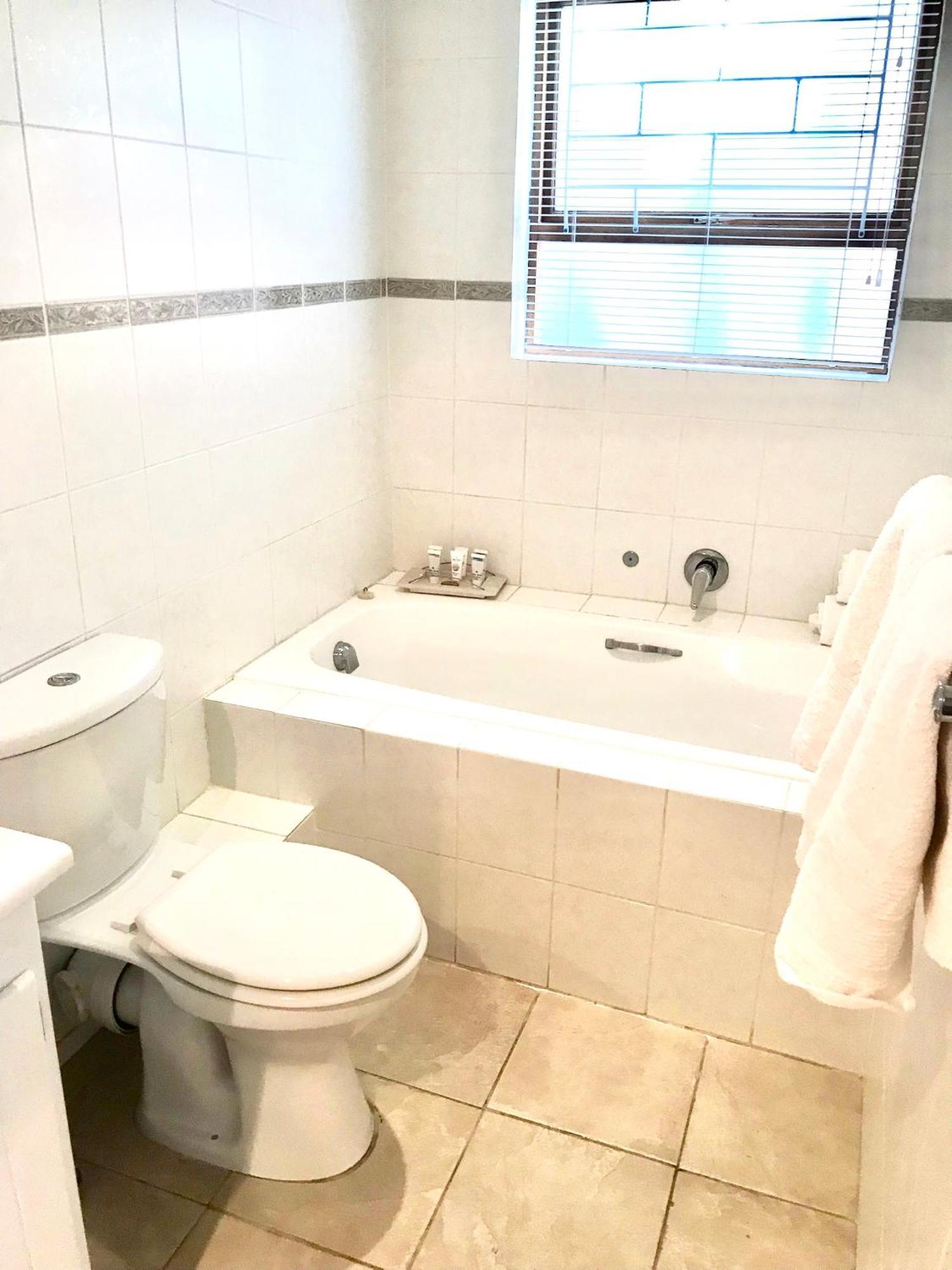 10Vdw Self Catering Apartments Дурбанвілл Екстер'єр фото